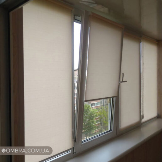 25_тканинні ролети Тканеві ролети на балконі